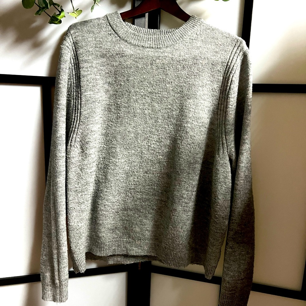 Women’s sweater